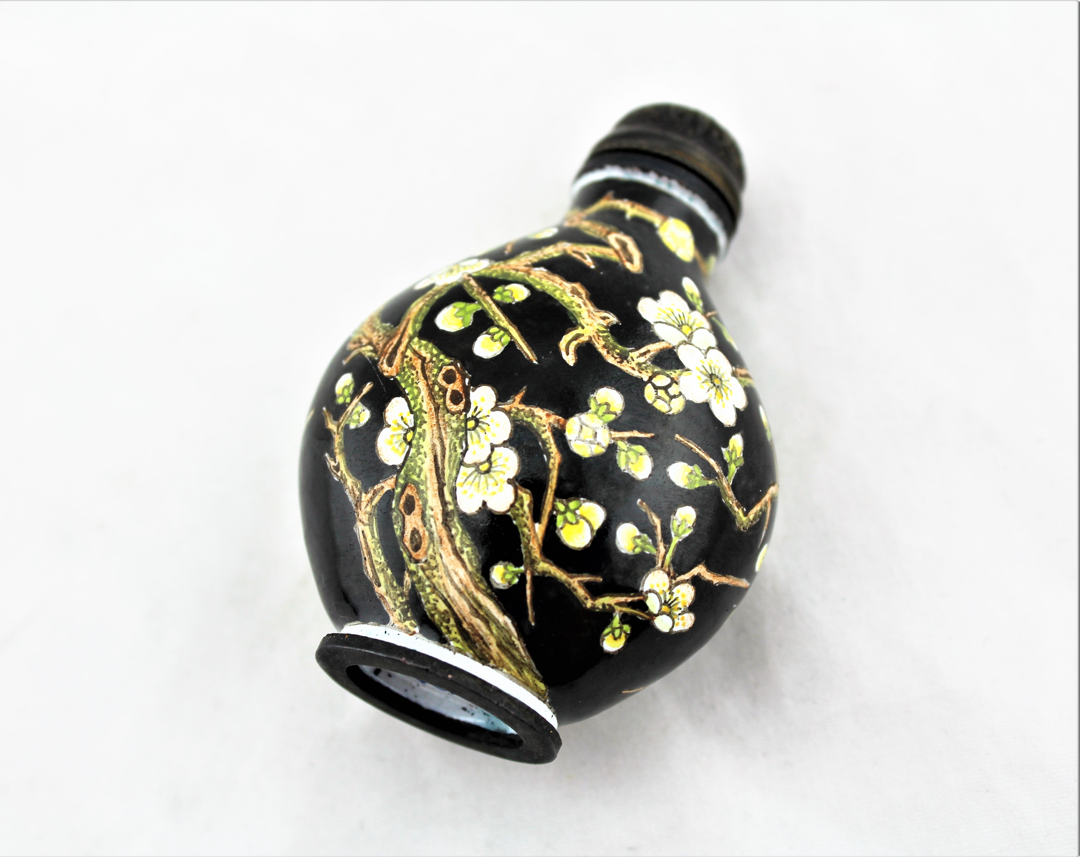 Enamel Snuff Bottle